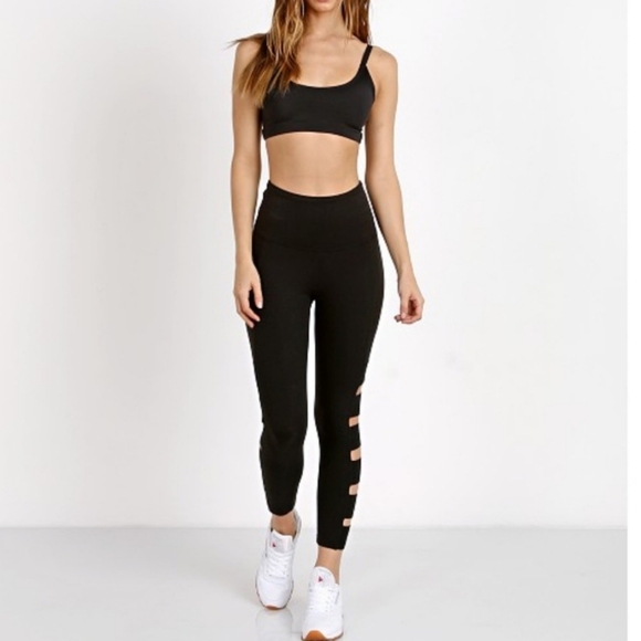 Women's Black High-Waisted Leggings - Picture 3 of 4